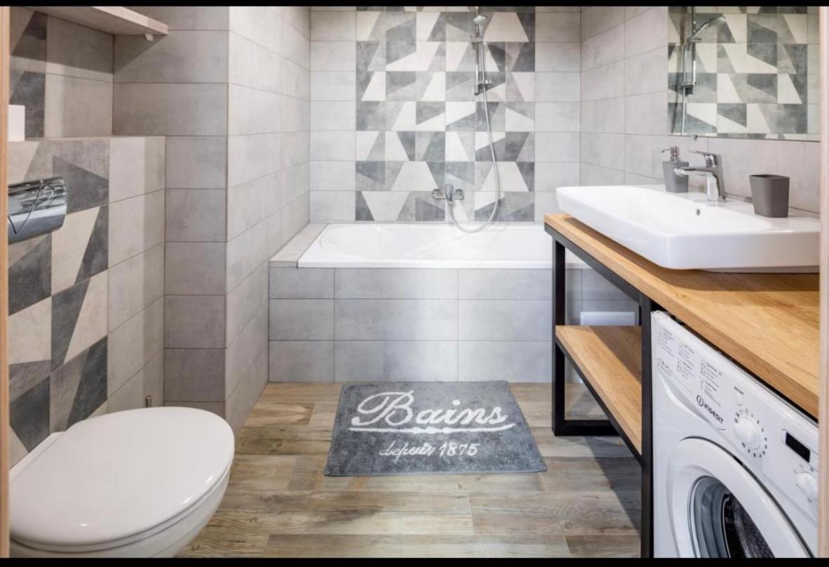 Apartamento Romari Площа Ринок 29 Leópolis Exterior foto