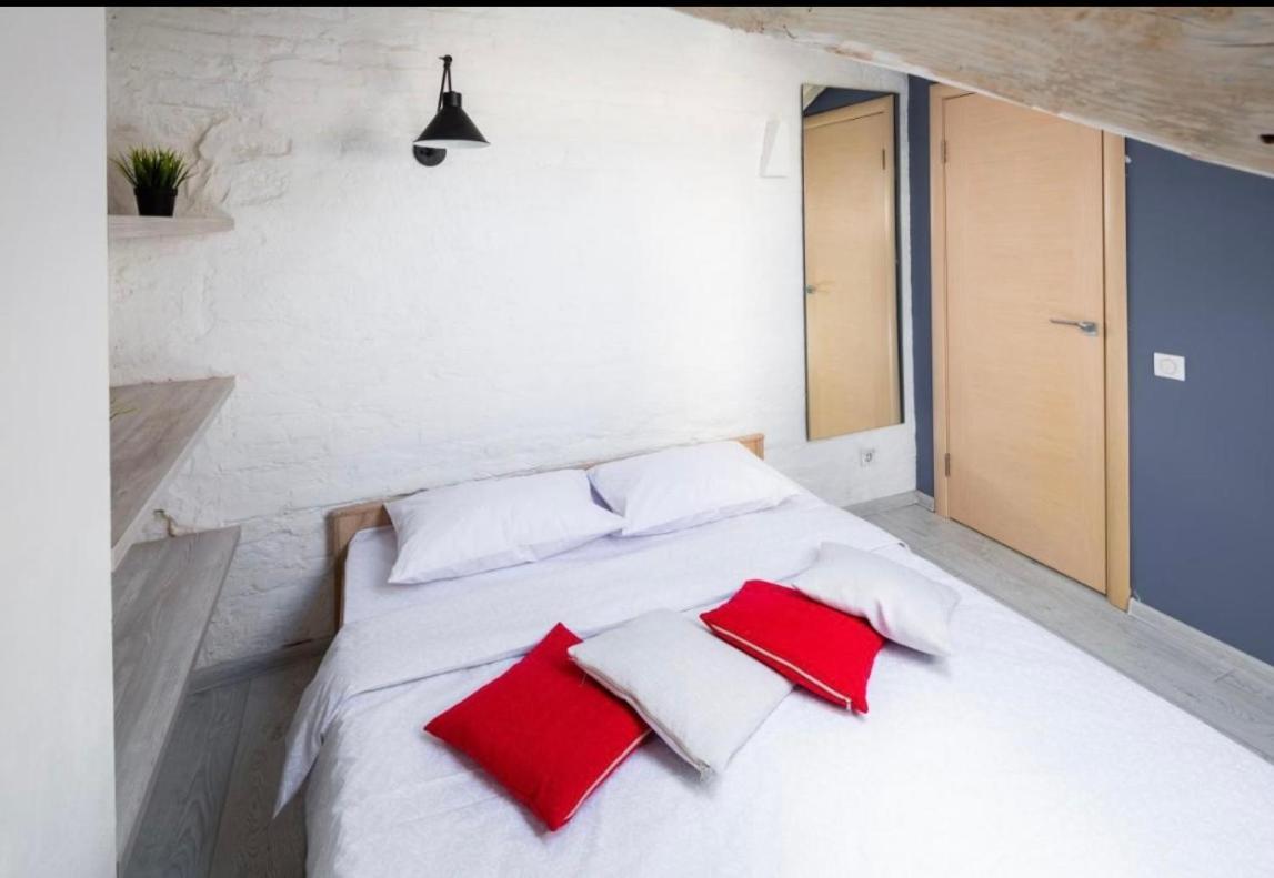 Apartamento Romari Площа Ринок 29 Leópolis Exterior foto