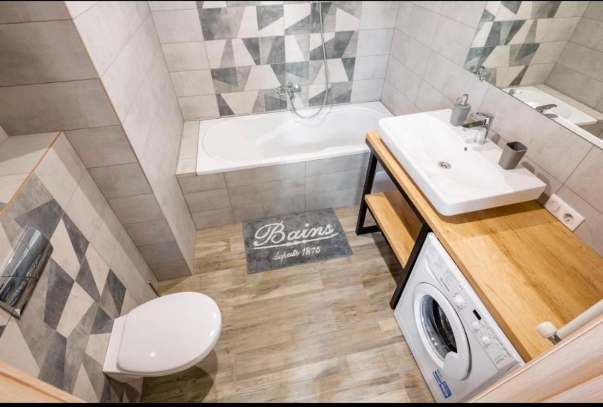 Apartamento Romari Площа Ринок 29 Leópolis Exterior foto